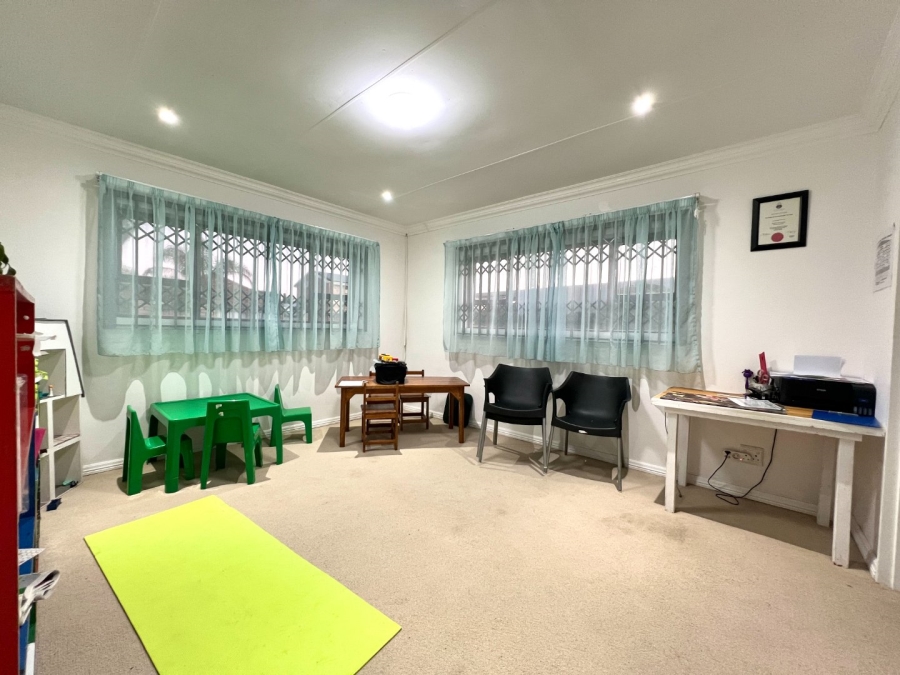 4 Bedroom Property for Sale in Walmer Downs Eastern Cape